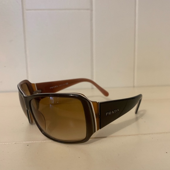 Prada Brown and White Trim Sunglasses. Gold Logo. - Picture 2 of 7